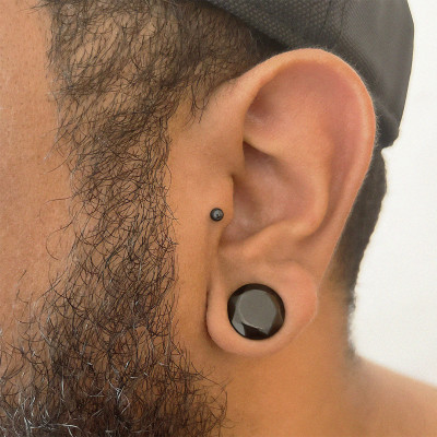 Piercing Orelha Tragus Labret Esfera Titânio: o seu estilo único